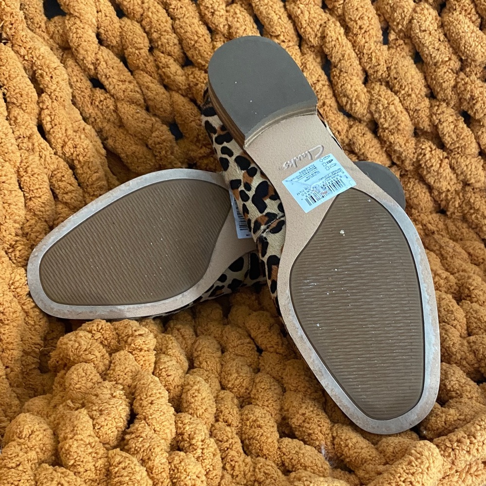 Clarks Leopard Print Flats - Picture 6 of 8